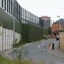 Enfants devant le mur d'Irlande